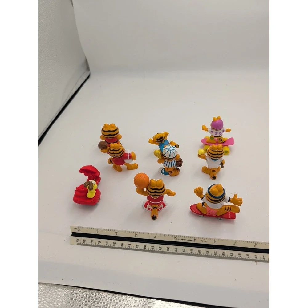 VTG 1978- 1981 Garfield United Feature Syndicate Plastic Toy Figure set of 9 PVC